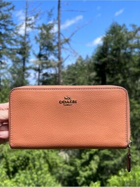 COACH Leather Wallet Long Zip-Around Orange w Gold Hardware AUTHENTIC